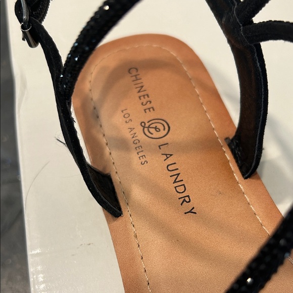 Chinese Laundry Black and Tan Strappy Sandals - Picture 2 of 4